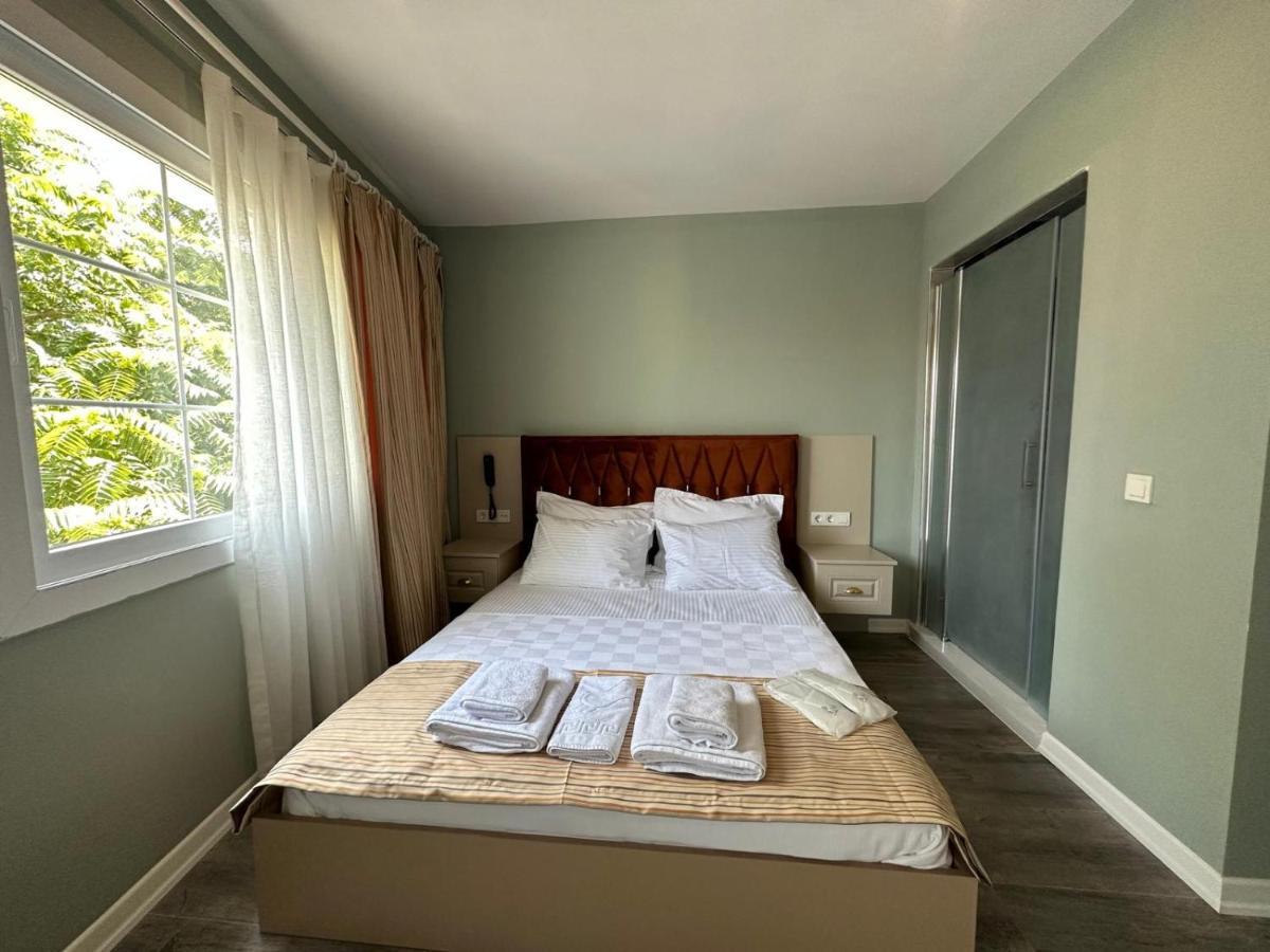 Hotel St945 *