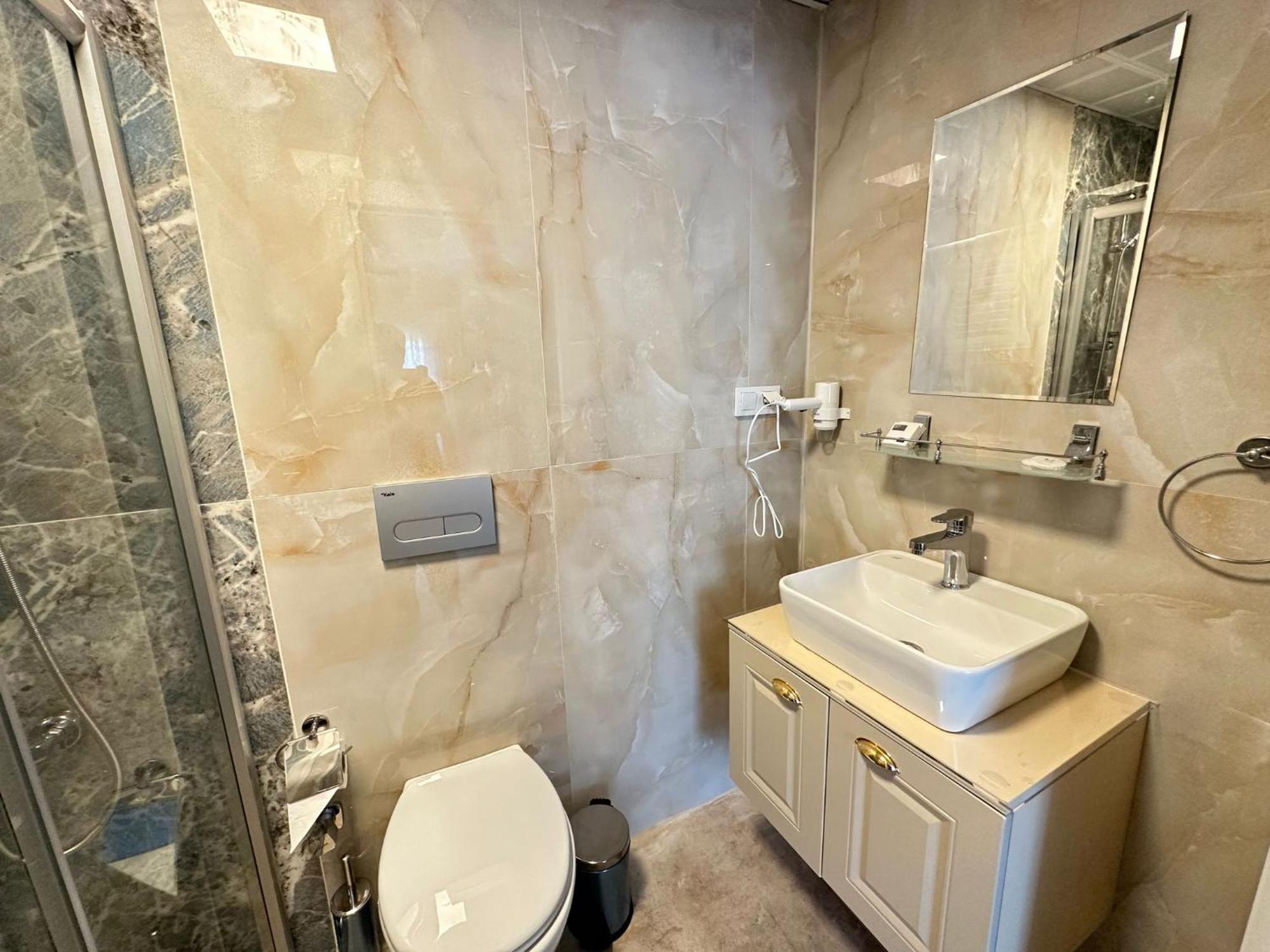 St945 Hotel *
