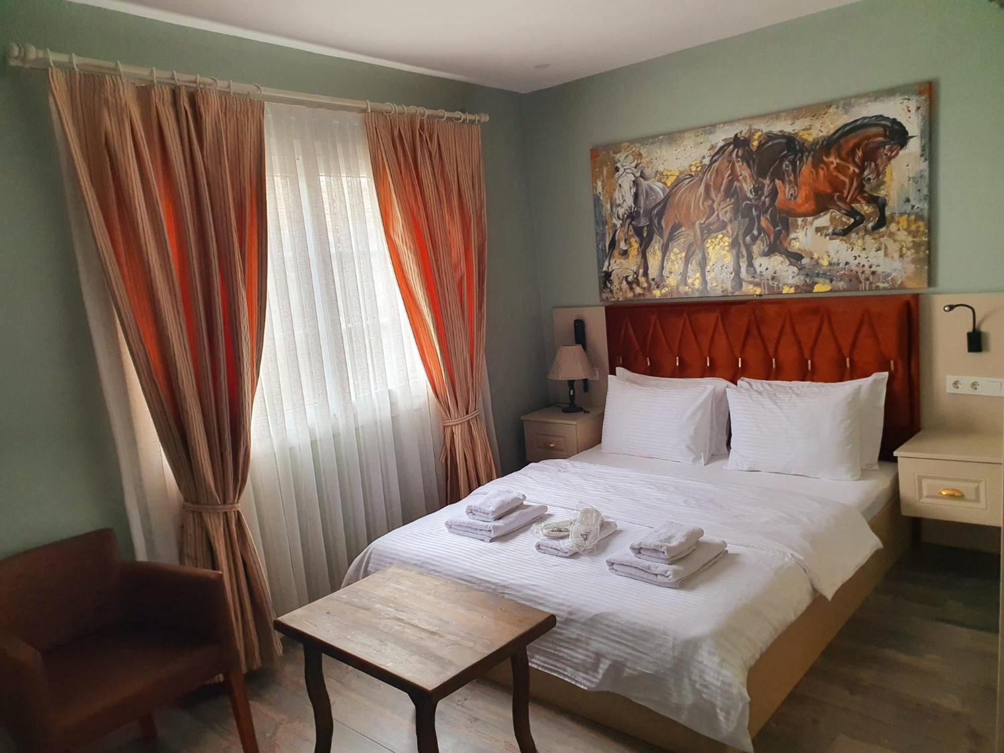 Hotel St945 *